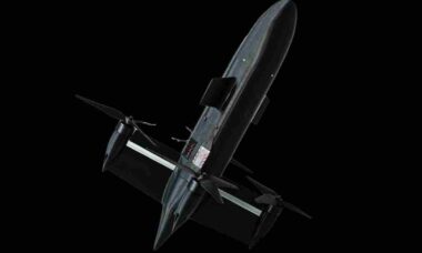 Lituânia lança drone Black Wasp para interceptar kamikazes com IA