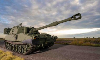 BAE Systems recebe contrato de US$ 535 milhões para produzir mais obuseiros Paladin