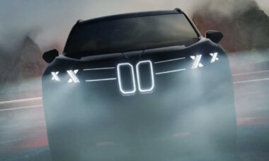 BMW antecipa visual do novo X5 com faróis em formato de "X"