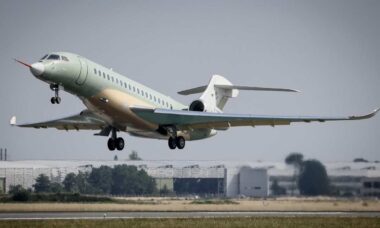 Dassault inicia campanha de testes em voo do novo Falcon 10X