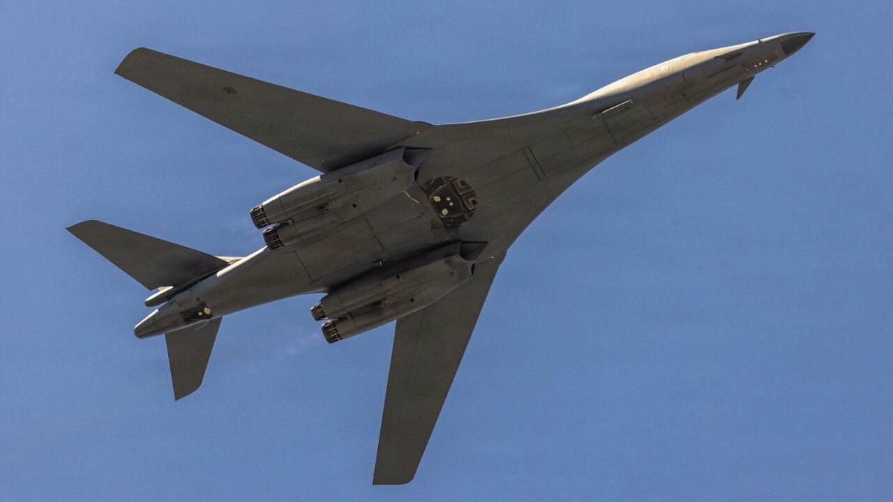 Bombardeiros B-1B dos EUA receberão novas asas para prolongar vida útil