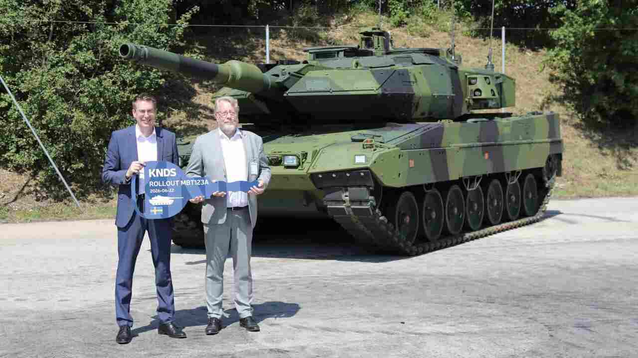 Suécia recebe primeiro tanque Stridsvagn 123A modernizado