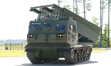 Finlândia inaugura primeiro centro europeu de manutenção do M270 MLRS