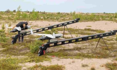 Exército finlandês avalia sistema Hornet capaz de destruir drones a mais de 75 km
