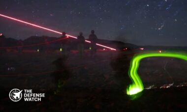 Fuzileiros Navais dos EUA simulam combate em exercício militar no Mar do Sul da China