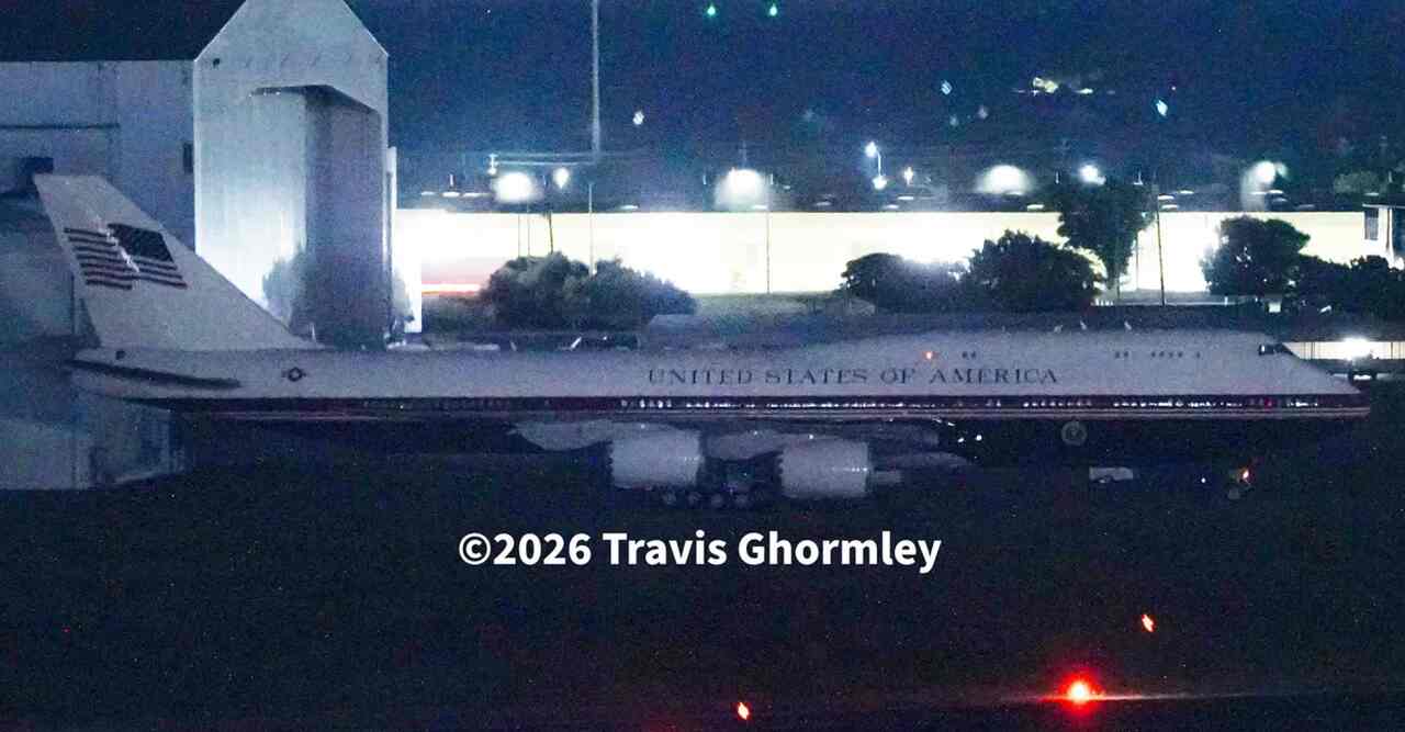 Air Force One provisório ganha nova pintura e entra na fase final de preparação