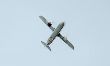 Mercedes-Benz integrará drones interceptadores testados na Ucrânia em SUVs militares