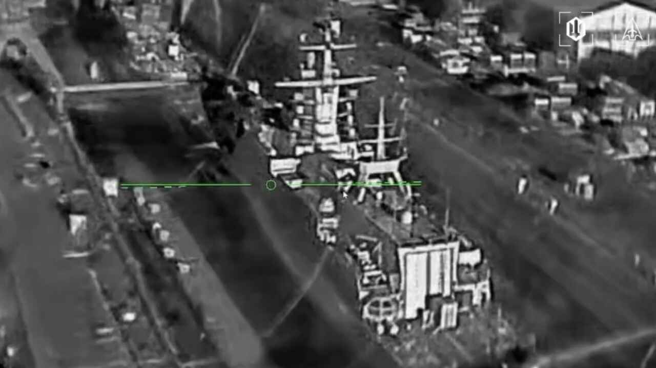 Drones ucranianos atingem corveta lançadora de mísseis russa em São Petersburgo