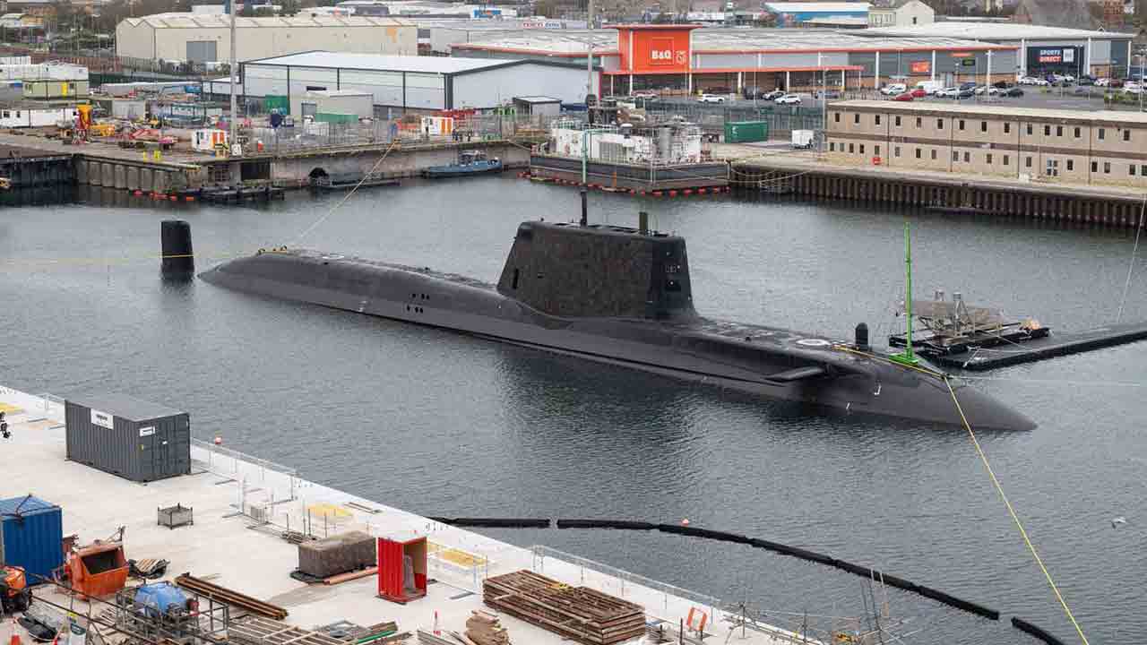 HMS Agamemnon. Photo : Royal Navy