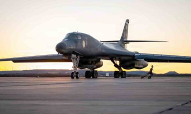 B-1B Lancer da Força Aérea dos EUA designada para a 7ª Ala de Bombardeio - Base Aérea Dyes. Foto: DVIDS