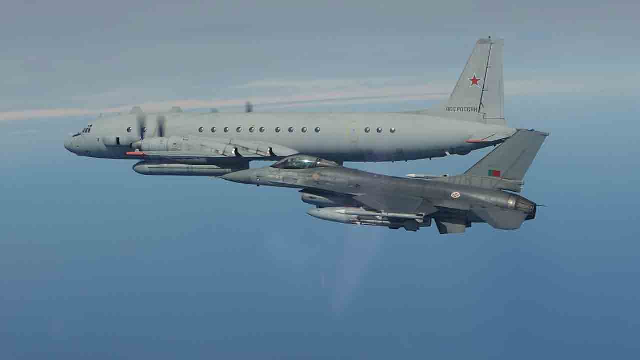 Portuguese F-16 fighters intercept Russian aircraft. Photo: X @NATO_AIRCOM