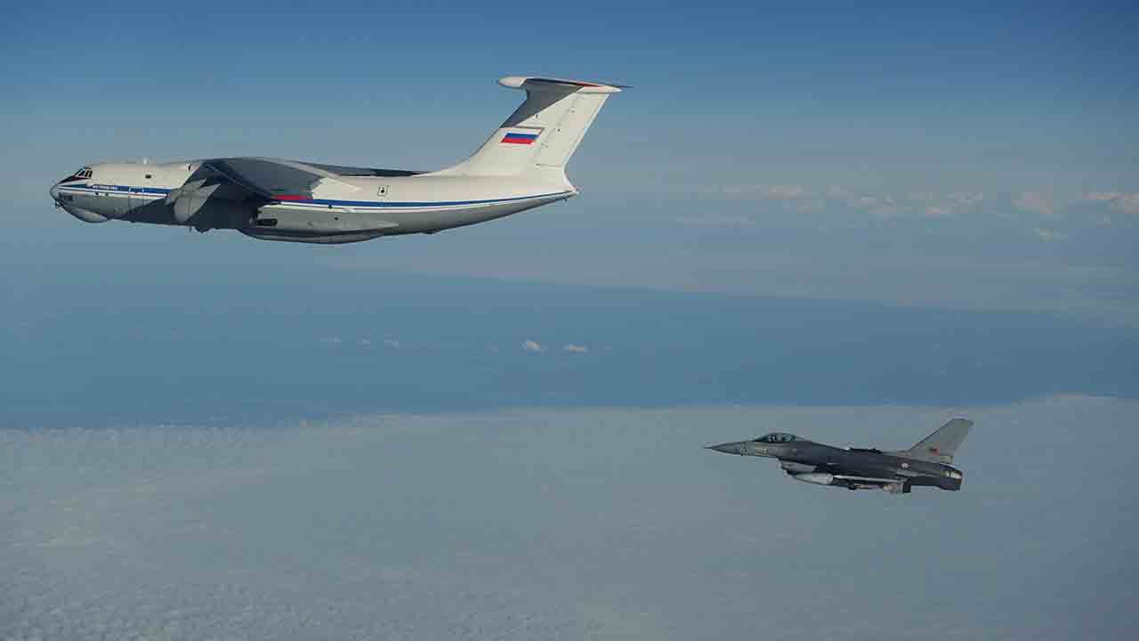 Portuguese F-16 fighters intercept Russian aircraft. Photo: X @NATO_AIRCOM
