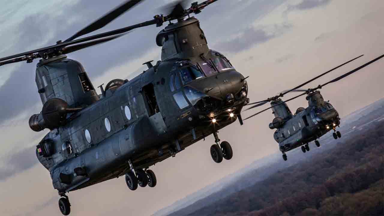 작전에 Chinook 헬리콥터가 사용됐다. 사진: Royal Air Force