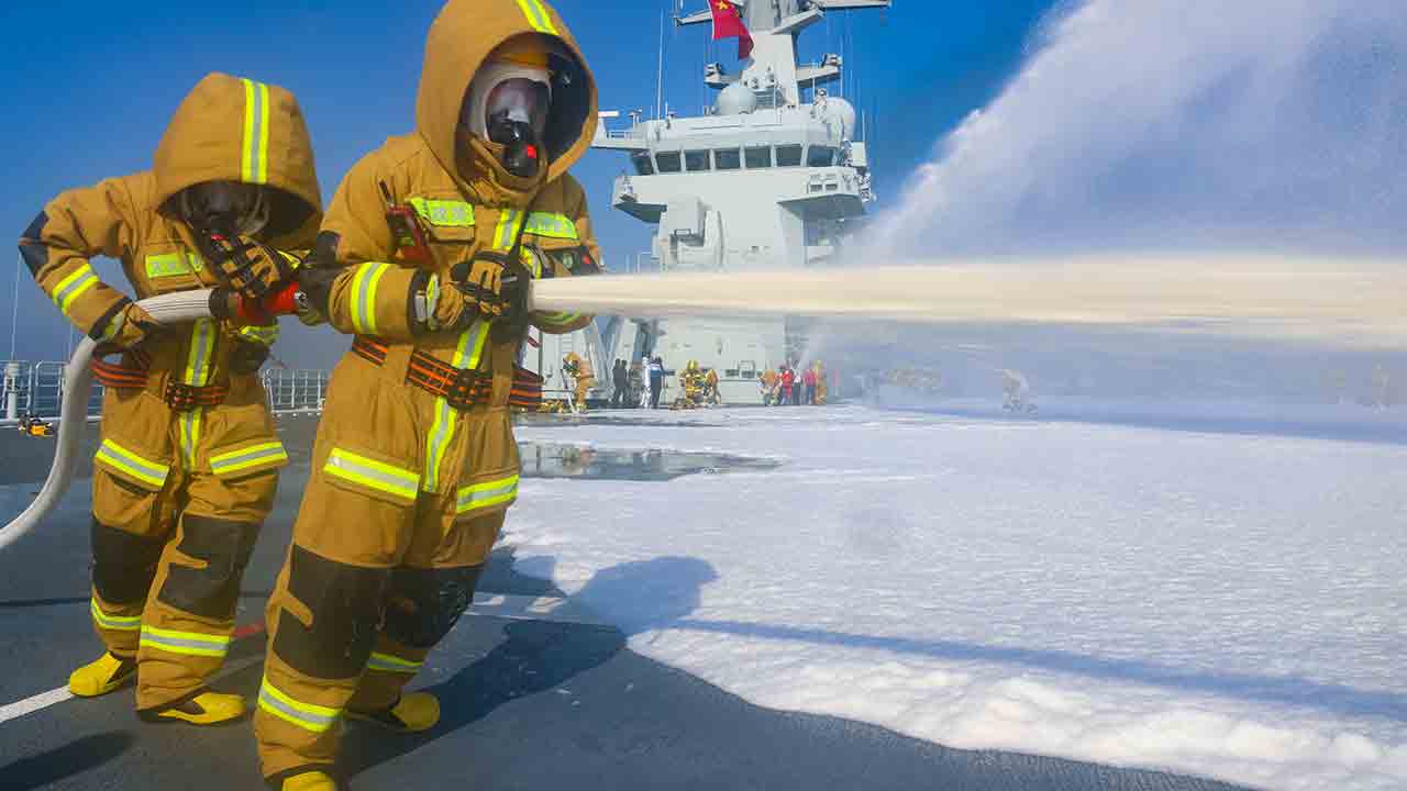 Damage-control exercise aboard the ship. Photo: eng.chinamil.com.cn / Qiao Chenxi 
