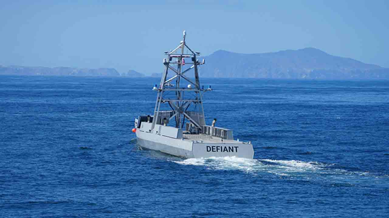 Ubemannet overflatefartøy USX-1 Defiant. Foto: DARPA
