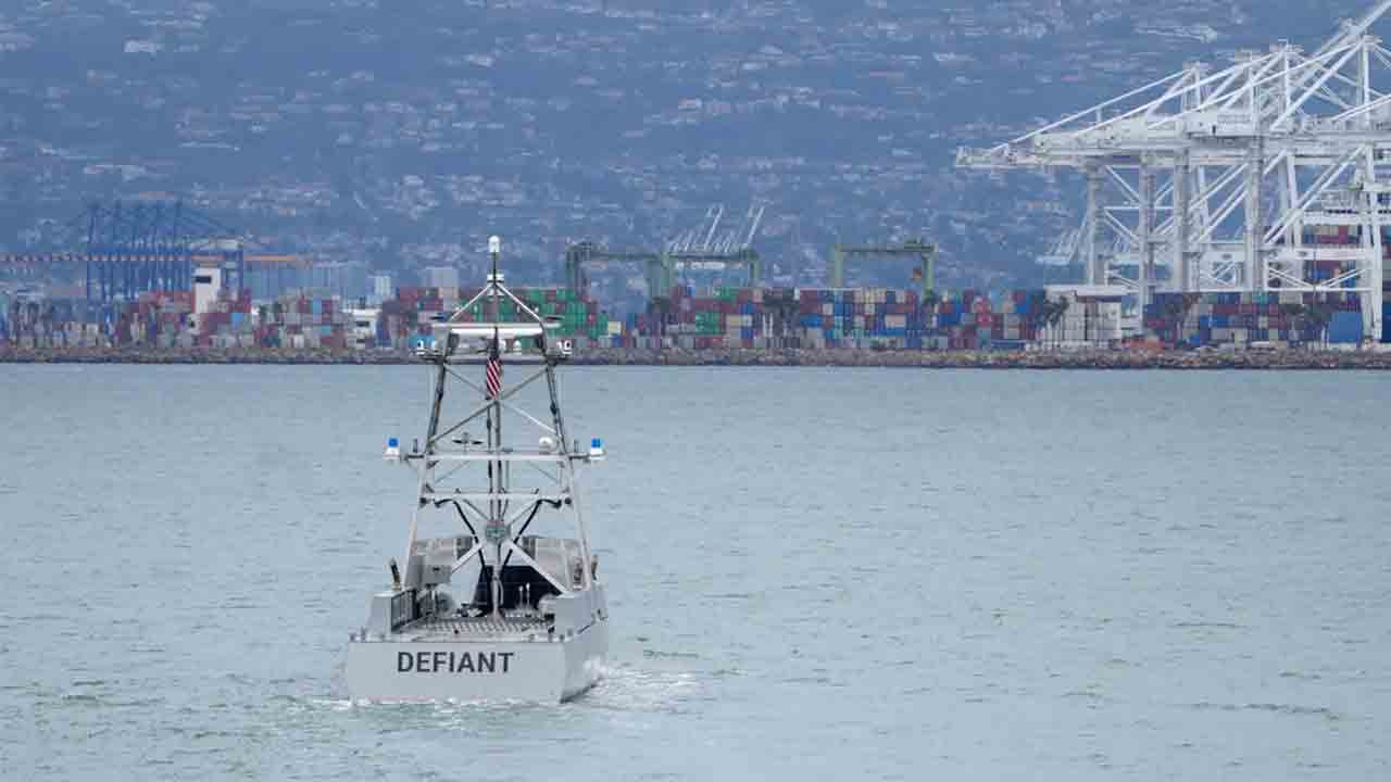 Ubemannet overflatefartøy USX-1 Defiant. Foto: DARPA