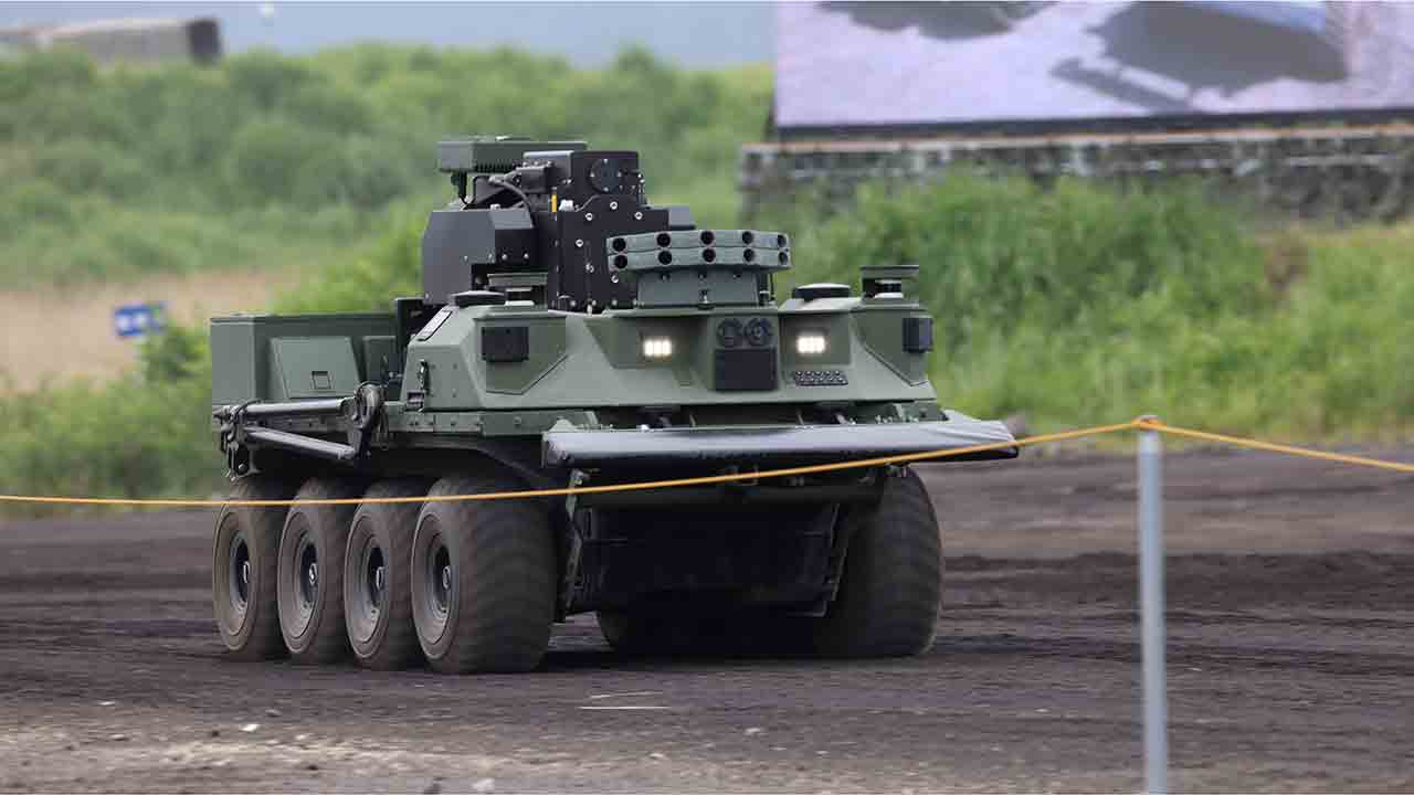 Japan tests different types of unmanned military vehicles. Photo: X @FujiSchool_pr