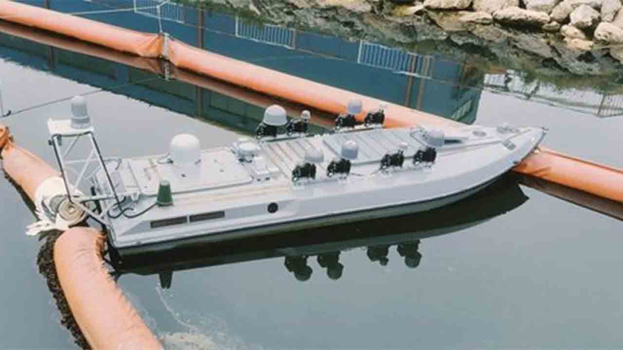 Drone marítimo usado na guerra da Ucrânia explode em porto romeno no Mar Negro. X @TGEThGlobalEye