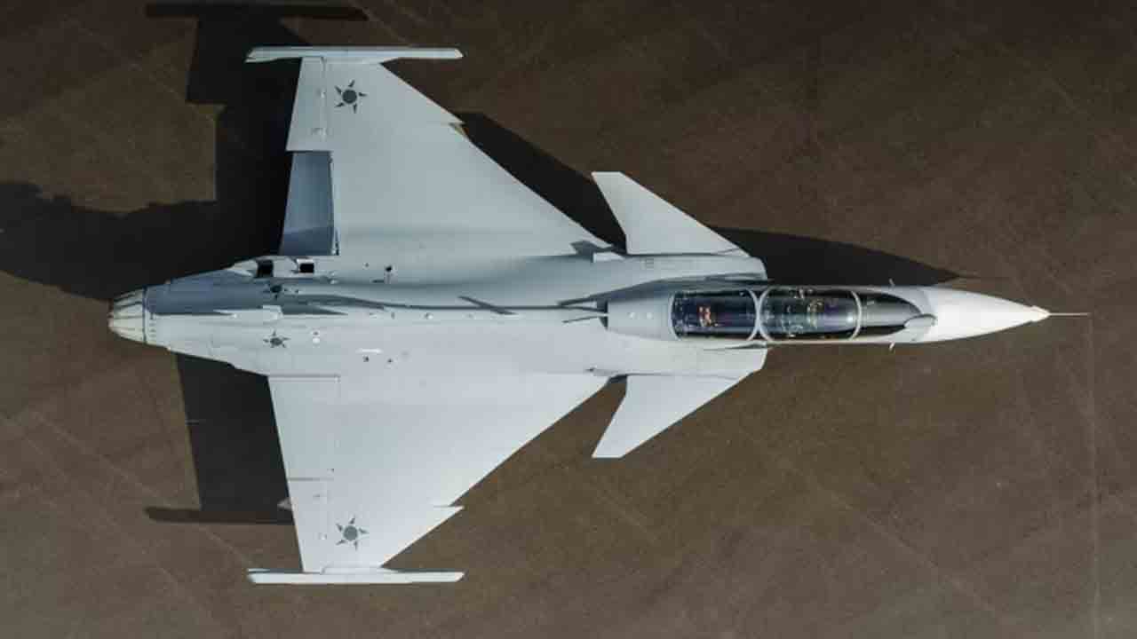 Saab présente le premier chasseur biplace Gripen F destiné à l'Armée de l'air brésilienne (Photo : Saab)