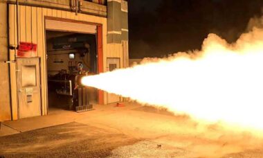 L3Harris testa com sucesso novo sistema de propulsão para míssil de longo alcance dos EUA. Foto: L3Harris / Lockheed Martin