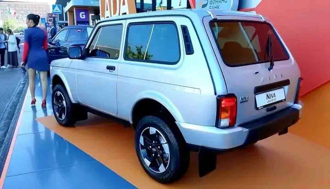 Lada Niva ganha airbag e proteção contra ferrugem após quase 50 anos em produção
