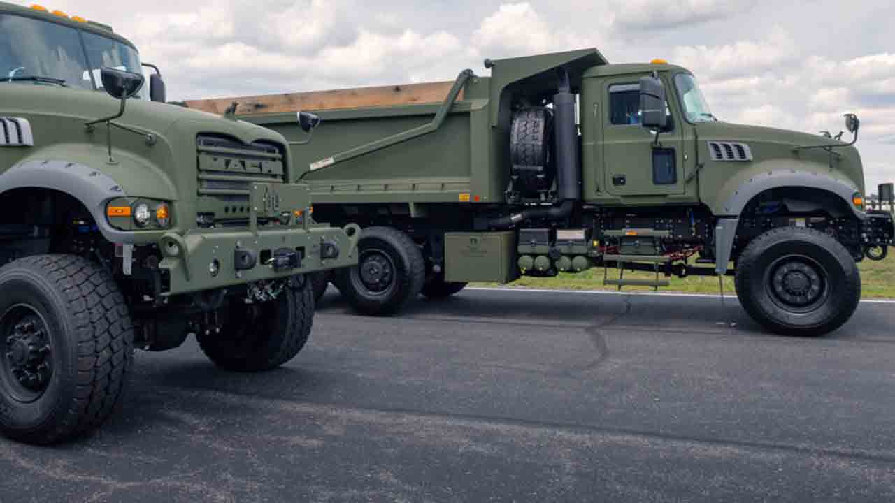 Caminhão militar M917A3. Fonte: Mack Defense