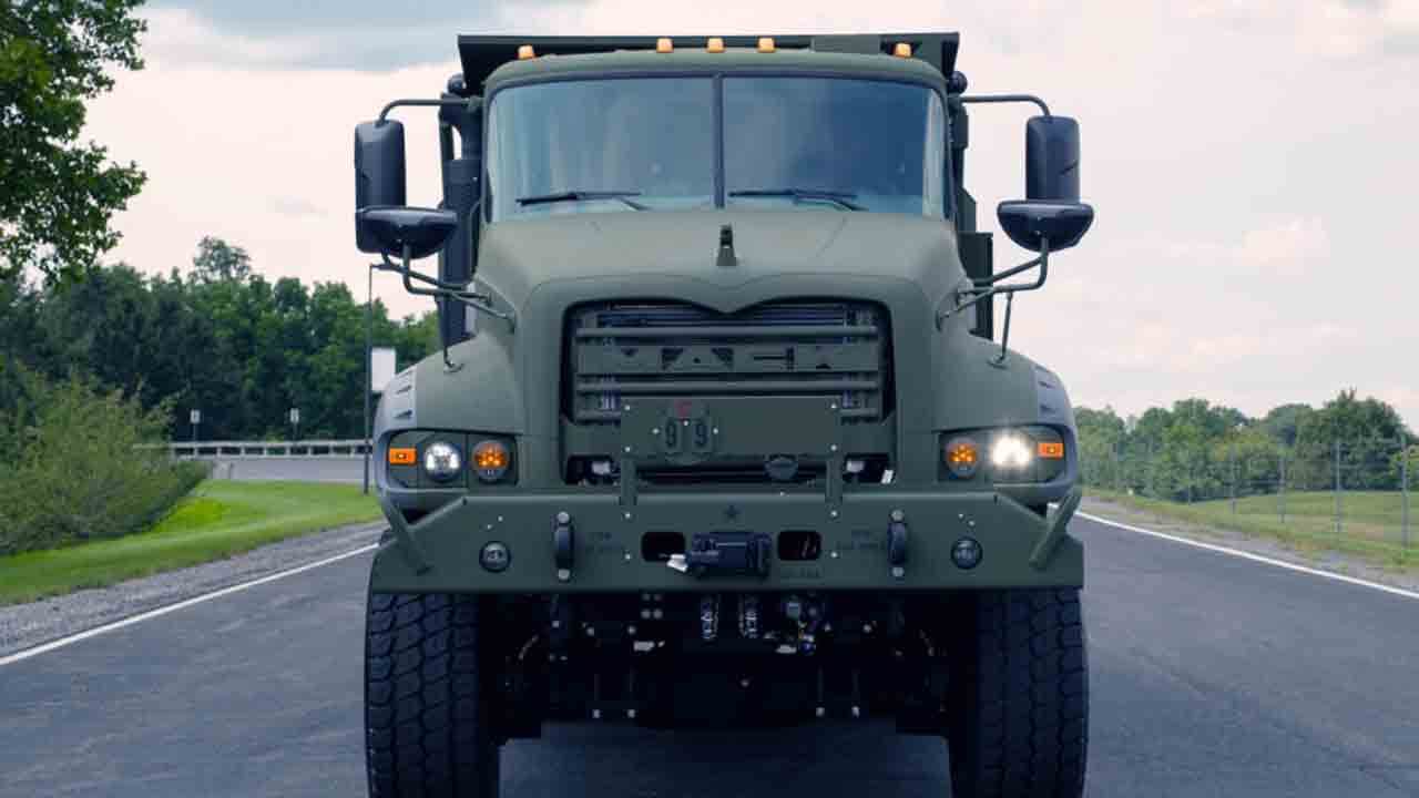 Caminhão militar M917A3. Fonte: Mack Defense