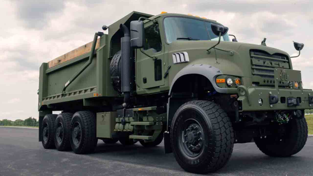 Caminhão militar M917A3. Fonte: Mack Defense