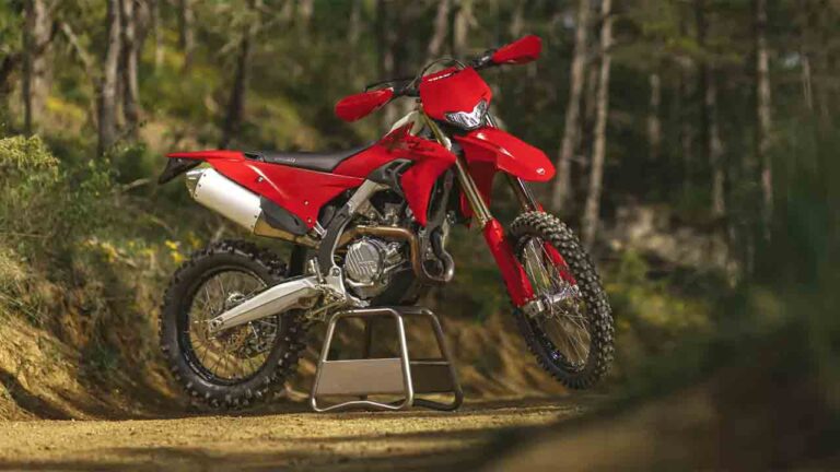Ducati Desmo450 EDS estreia como a primeira enduro moderna de Borgo Panigale
