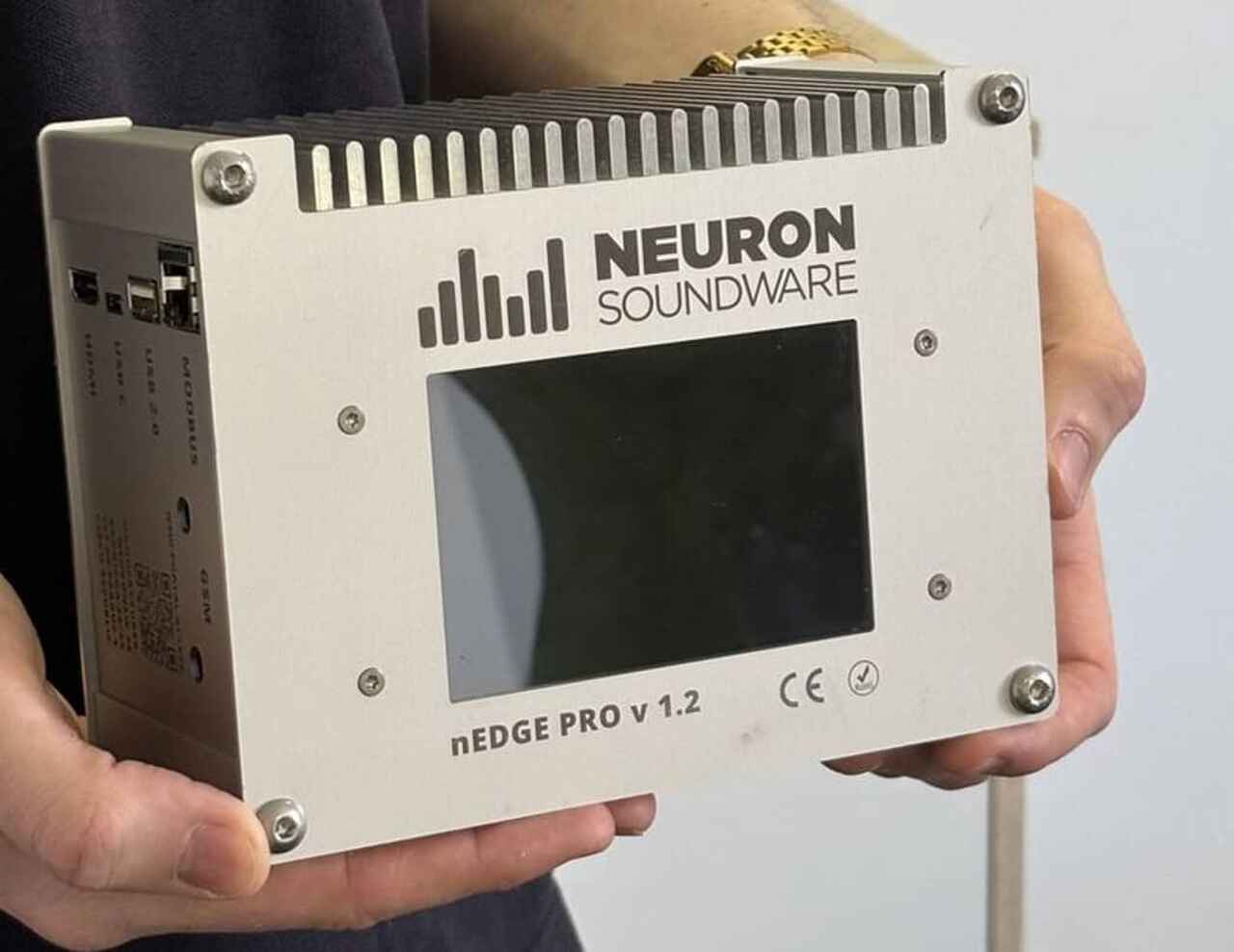 Empresa tcheca apresenta sistema acústico para detectar drones sem usar radar