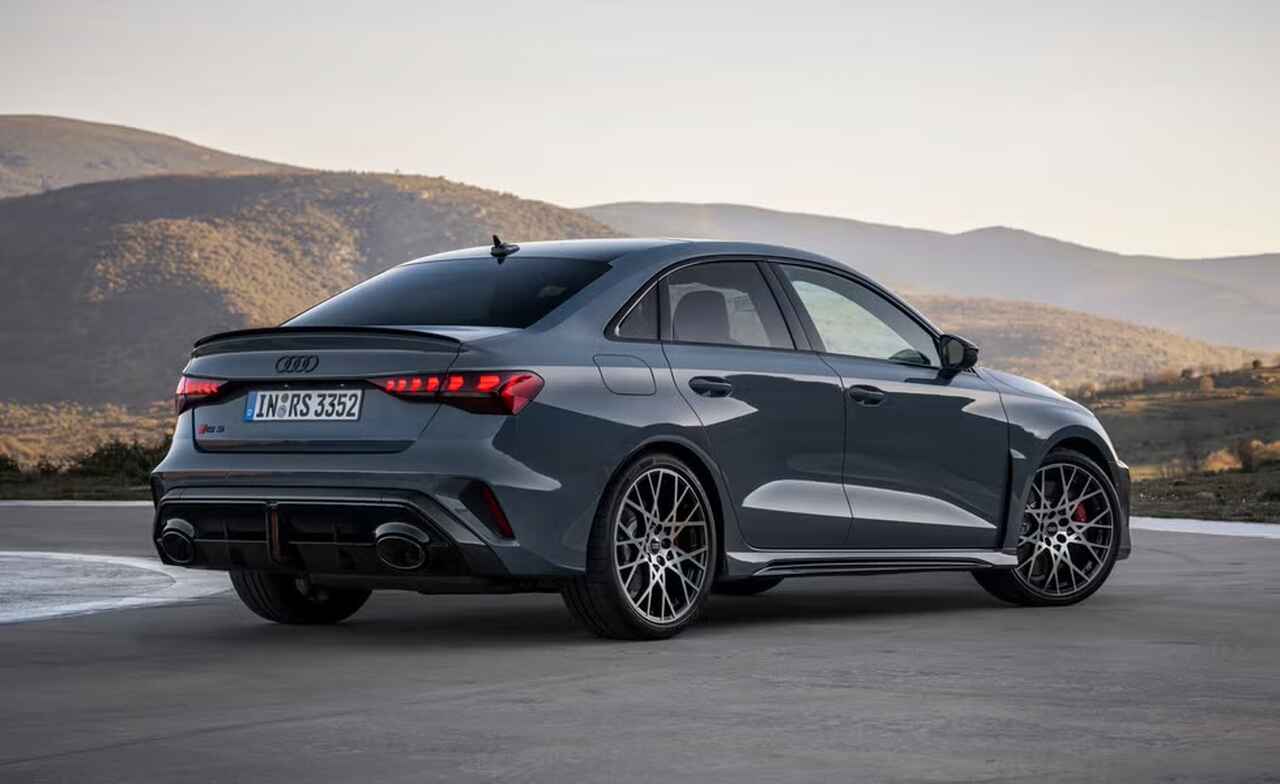 Audi redesenha interior do A3 e elimina mais botões físicos na linha 2027