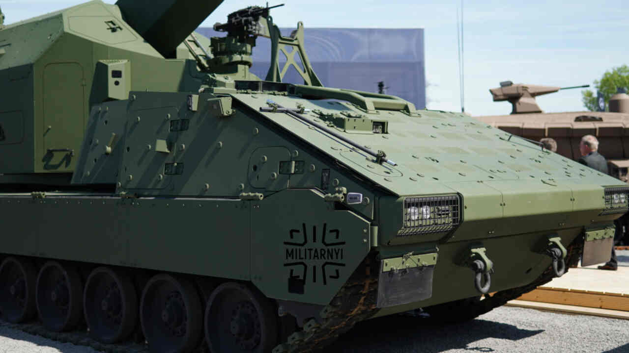 Novo obuseiro RCH 155 LORAS com alcance de até 100 km é testado na Suécia
