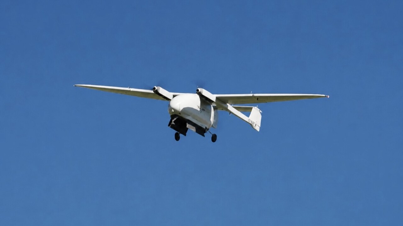 Drone cargueiro autônomo realiza lançamento preciso de suprimentos sem piloto