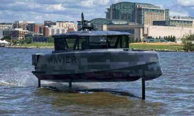 Startup da Califórnia aposta em barco elétrico silencioso para operações militares