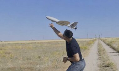 Polônia e Turquia testam novo sistema de drones em enxame