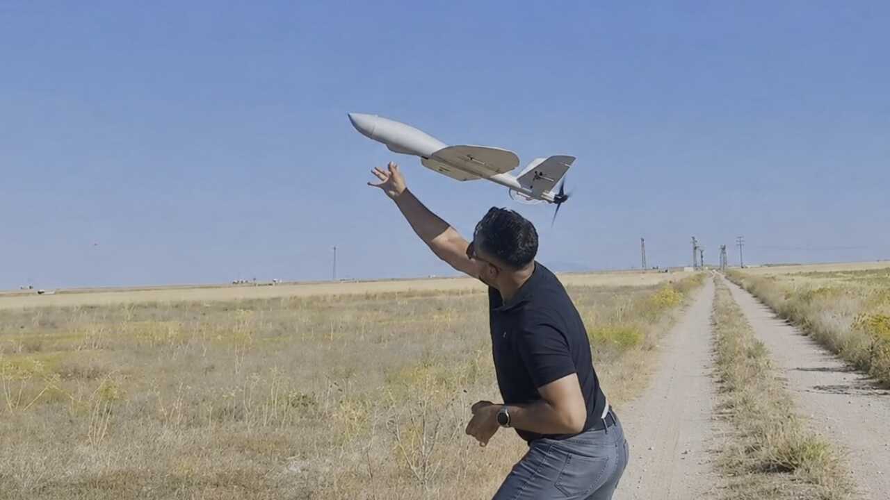 Polônia e Turquia testam novo sistema de drones em enxame