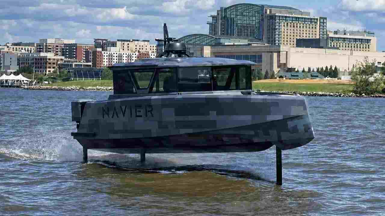 Startup da Califórnia aposta em barco elétrico silencioso para operações militares