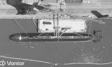 Imagens de satélite revelam misterioso submarino chinês de grande porte