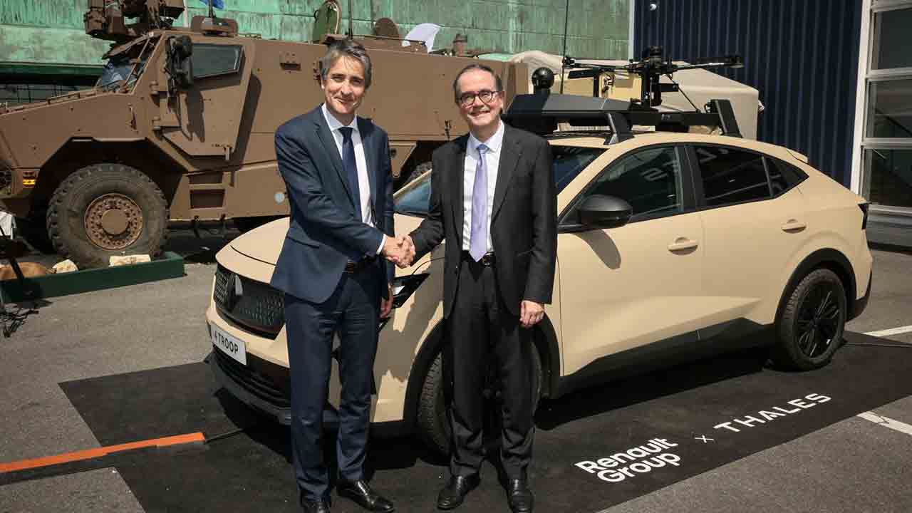 Patrice CAINE, a Thales elnök-vezérigazgatója és François PROVOST, a csoport vezérigazgatója Fotó: Renault Thales