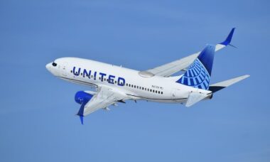 Nome incomum de dispositivo Bluetooth provoca desvio de voo da United