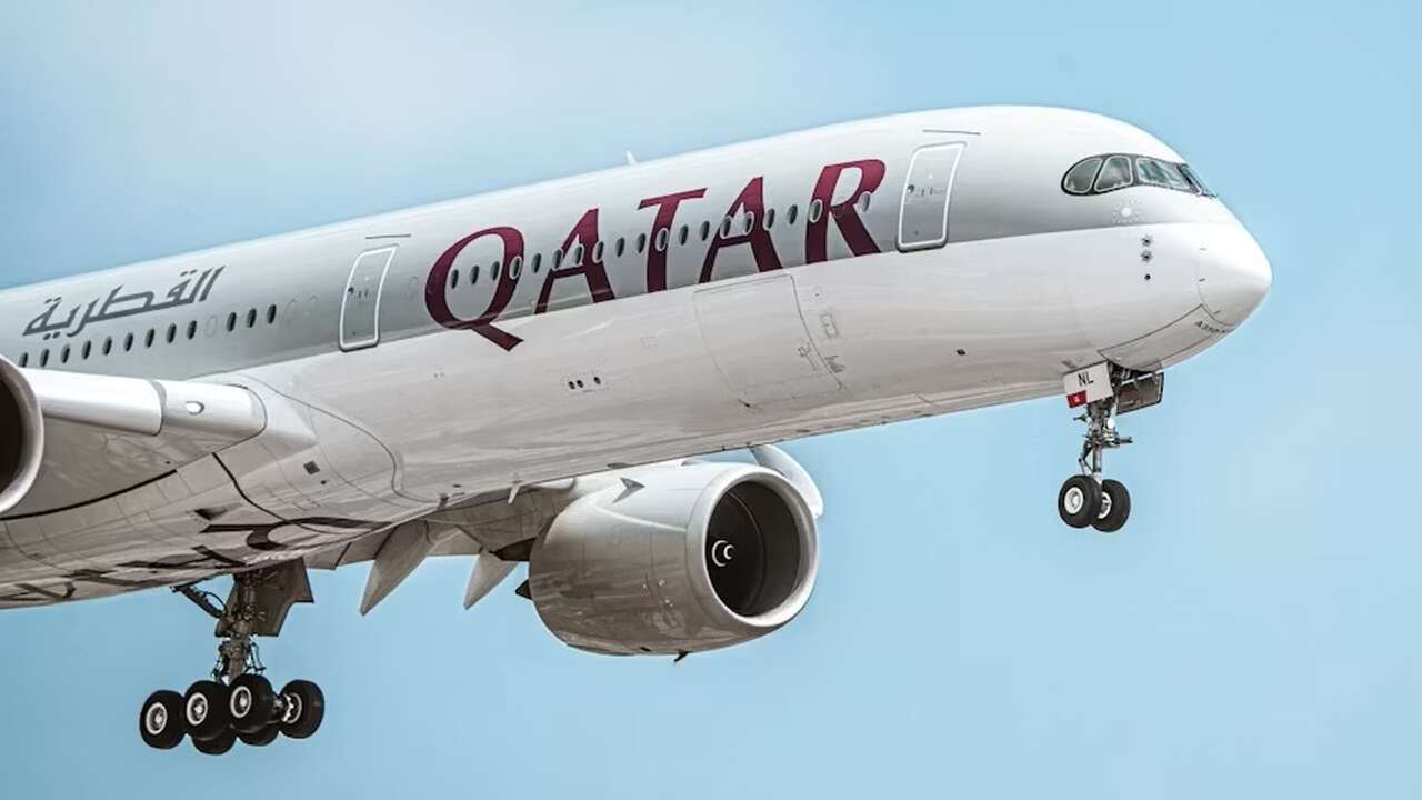 Vídeo mostra Boeing 777 passando rente à pista durante voo de teste