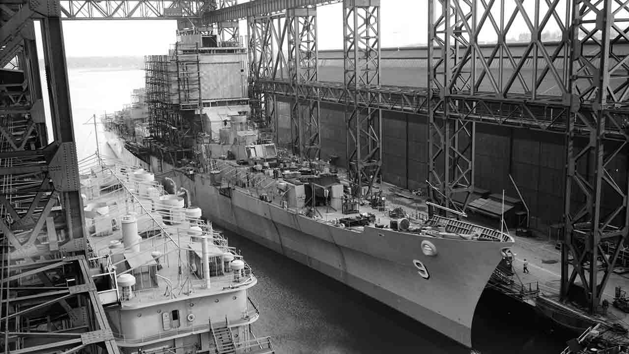 USS Long Beachは1961年9月9日に世界初の原子力推進水上艦として就役した。写真:U.S. Navy