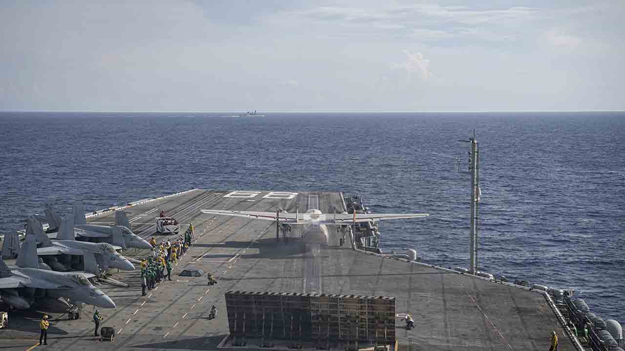 Último lançamento por catapulta registrado no USS Nimitz. Foto: U.S. Navy