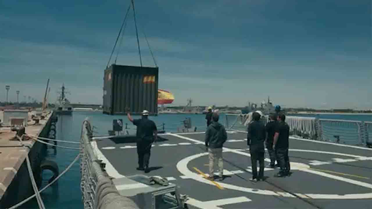 Fregat Spanyol menguji interseptor anti-drone baru yang diluncurkan dari kontainer. Foto: Reproduksi Destinus