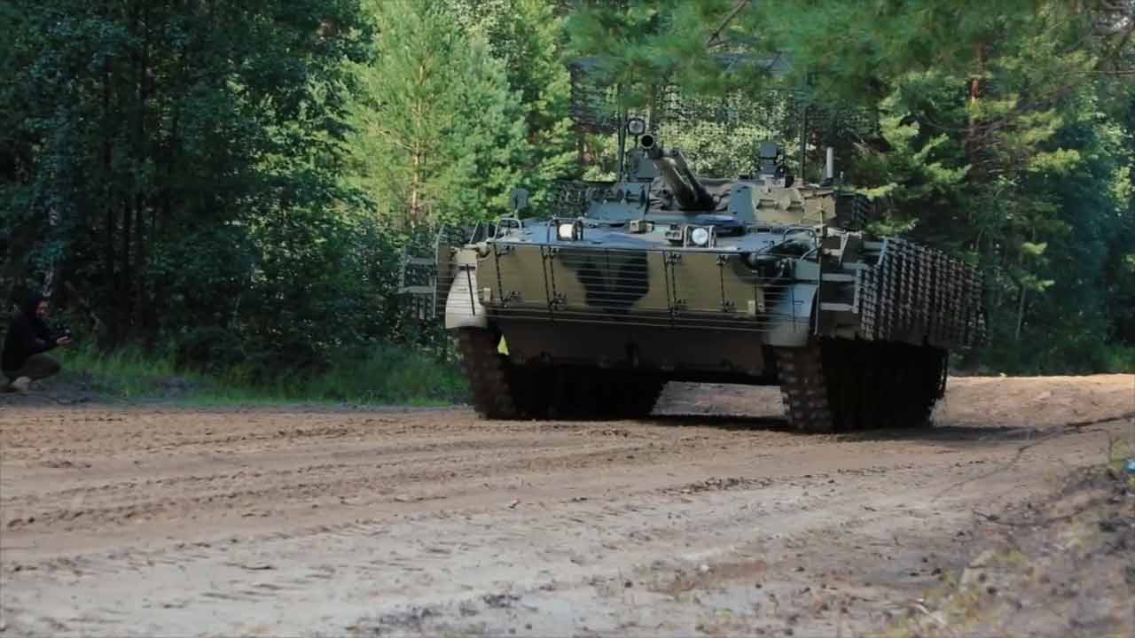 Rússia amplia entregas do BMP-3 com nova proteção e sistema de guerra eletrônica. Foto: Reprodução Telegram @rostecnews