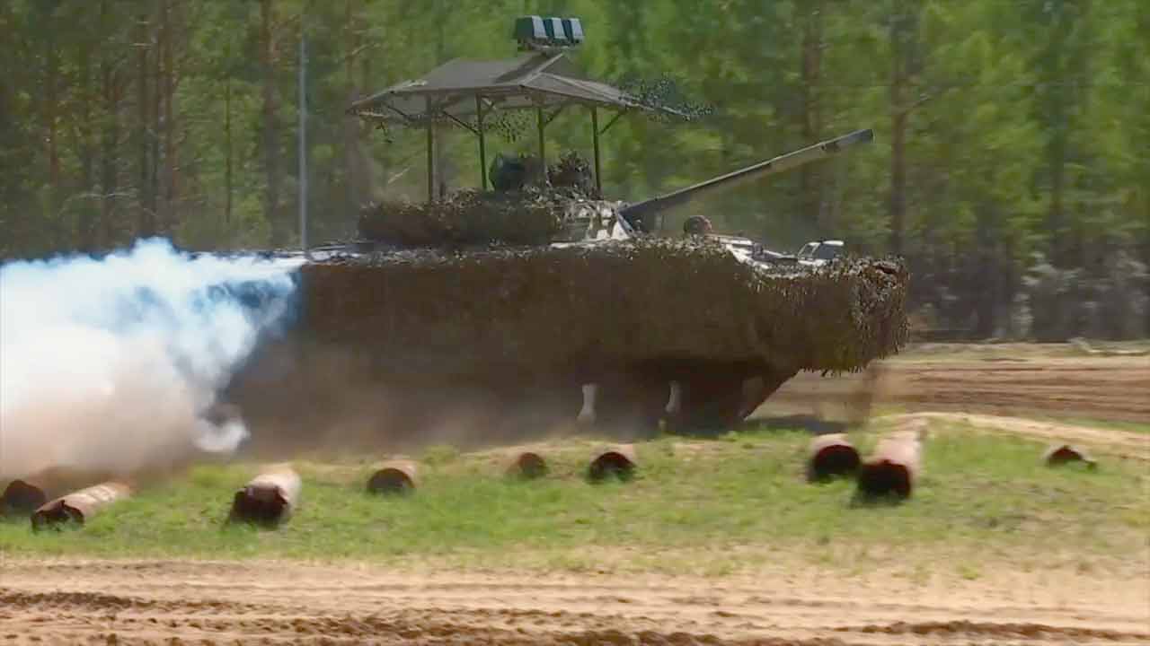 Rússia amplia entregas do BMP-3 com nova proteção e sistema de guerra eletrônica. Foto: Reprodução Telegram @rostecnews