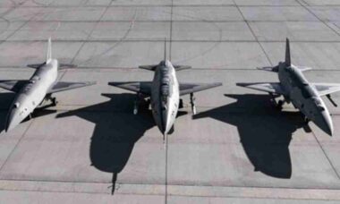 Anduril inicia produção do caça semiautônomo FQ-44 para a Força Aérea dos EUA