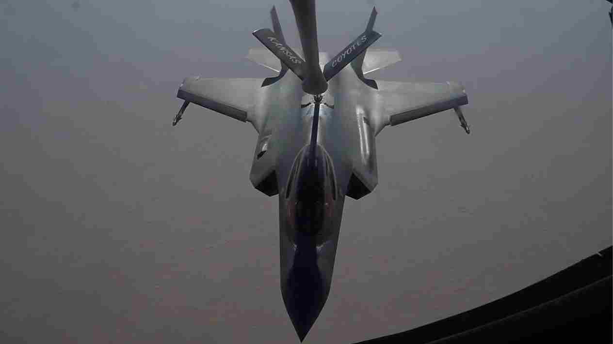 Reino Unido estuda modernizar frota de aviões-tanque para atender novo caça