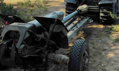 Robô militar UNEX reboca obuseiro de 3,2 toneladas e impressiona em testes
