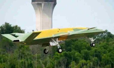 MQ-25A Stingray conclui segundo voo e avança para operações em porta-aviões